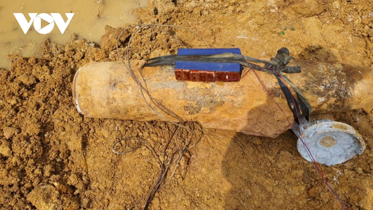 Wartime bomb deactivated in central Vietnam
